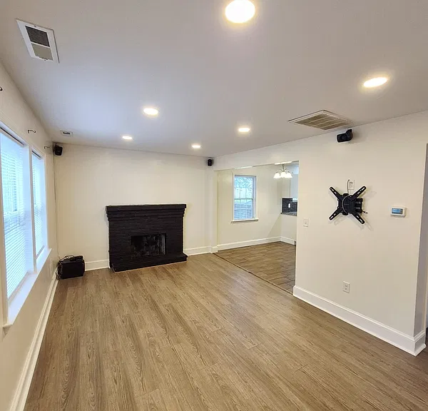 115 Slagle Ave — Photo 3