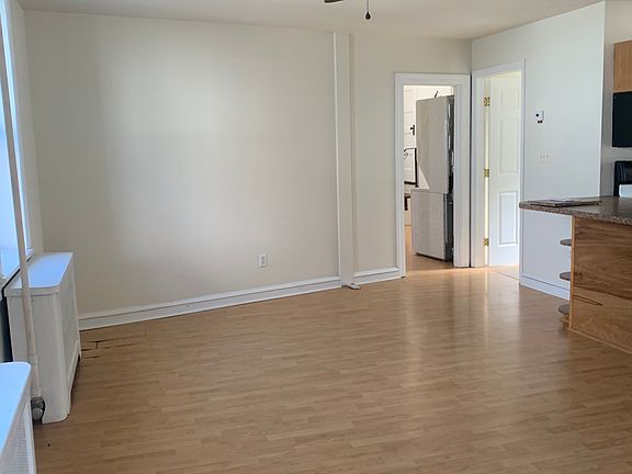 4th image of 529 Greenwood Ave #1-F