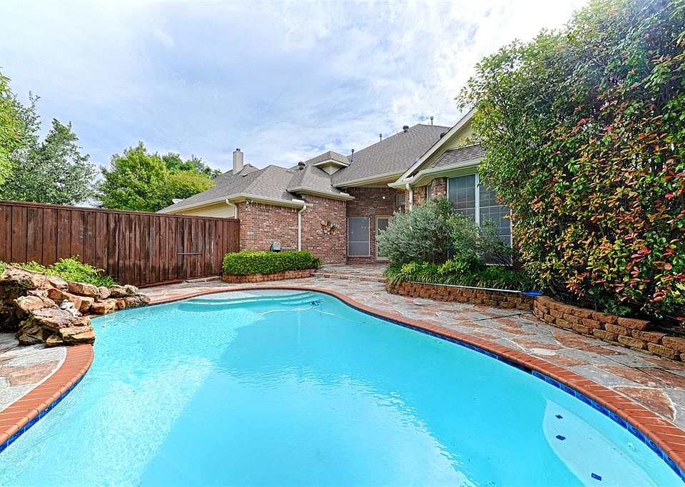 1st image of 8021 Hazeltine Dr