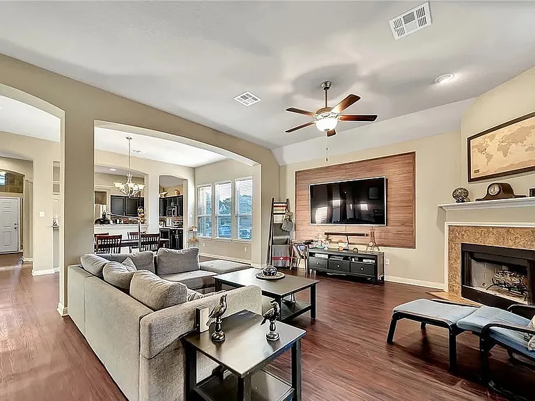 3701 Castleton Dr — Photo 9