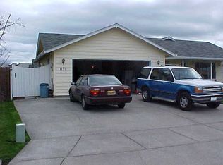 1191 SW Alder St, Dundee, OR 97115