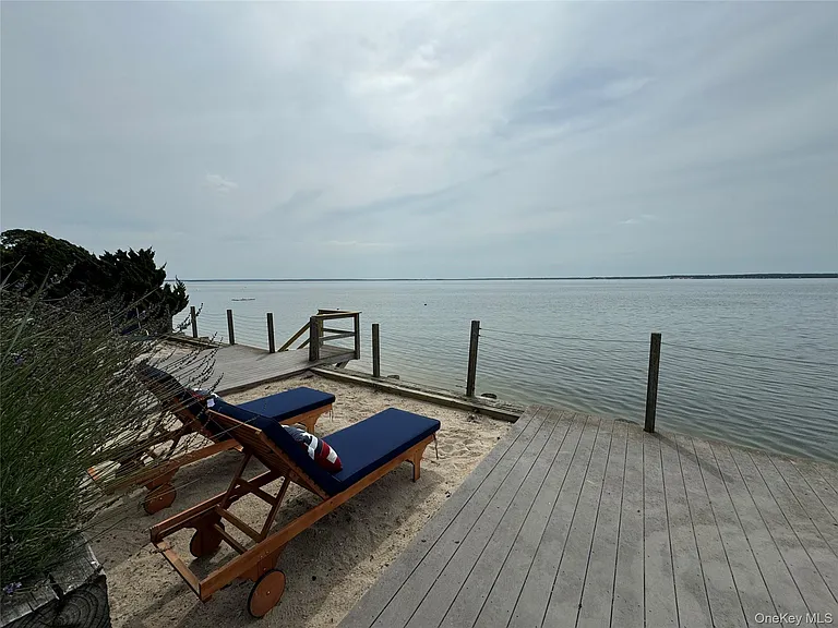 1429 Peconic Bay Blvd — Photo 23