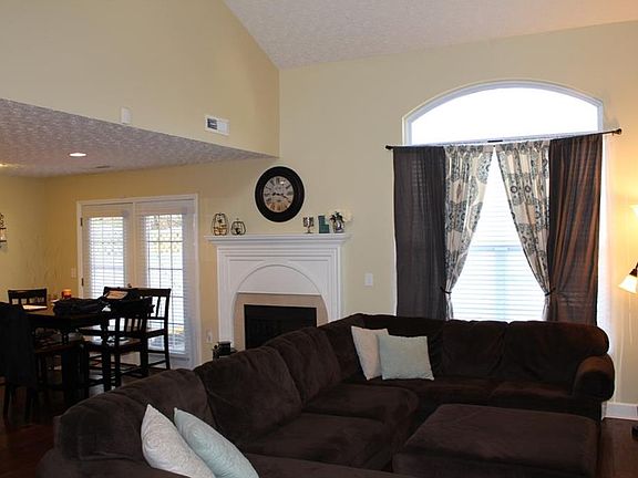 3rd image of 6998 Salon Cir