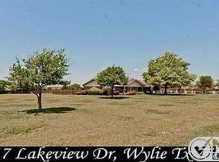 1417 Lakeview Dr, Saint Paul, TX 75098