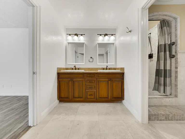 7750 Perlite Ave — Photo 22