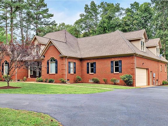3rd image of 13472 Lower Lakes Pl