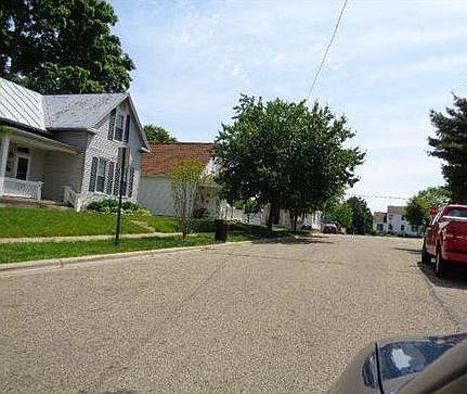 2nd image of 62 E Mound St