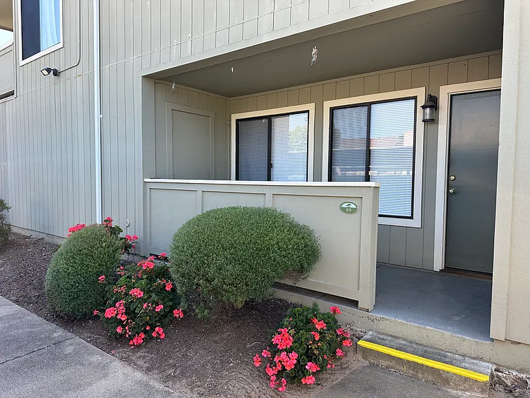 820 Casanova Ave #83 — Photo 4