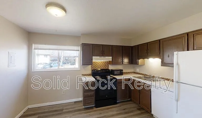 357 Gahart Dr #4 — Photo 1