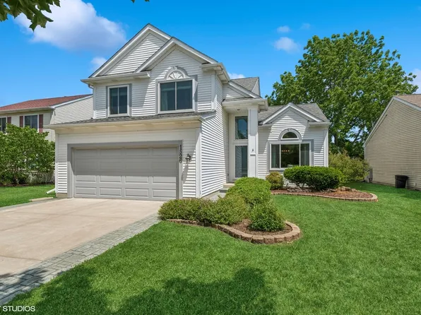 1526 Oxford Cir, Grayslake, IL 60030