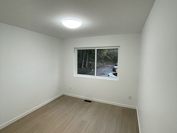 5th image of 1737 176th St #6