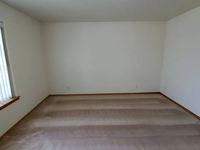 9506 Goodrich Rd SE — Photo 10
