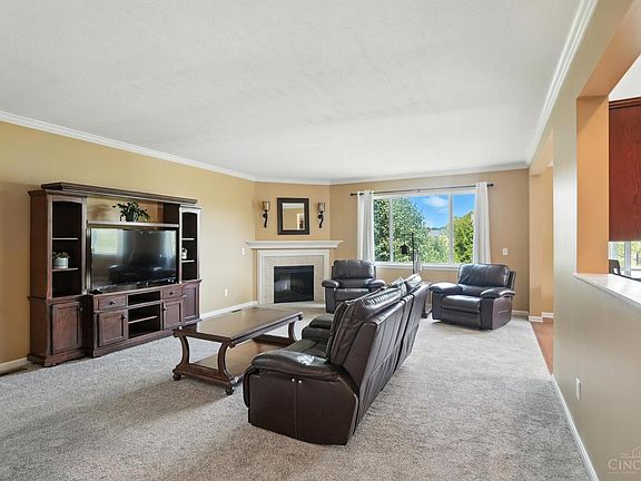 2nd image of 7542 Hickory Knoll Dr