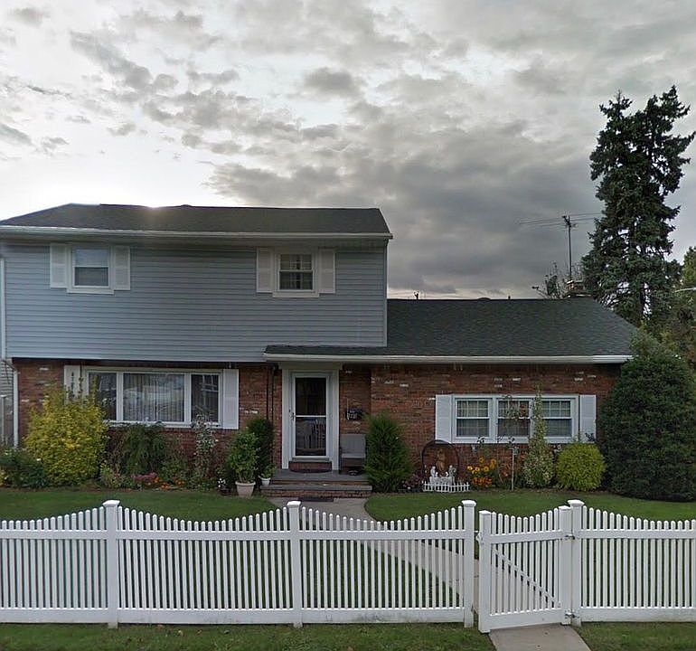 1st image of 141 Lesoir Ave