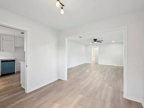 3rd image of 295 N Parkway Dr