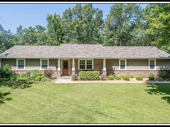 N3247 Frances Ln, New London, WI 54961
