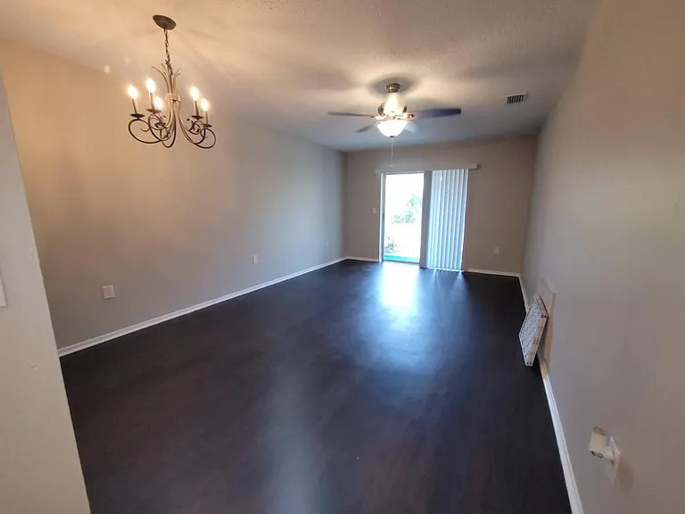 2917 Wainwright Ct — Photo 2