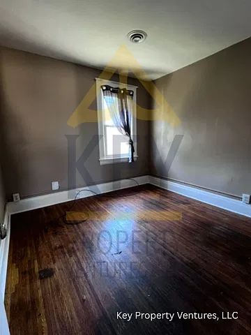 187 Burrows St — Photo 4