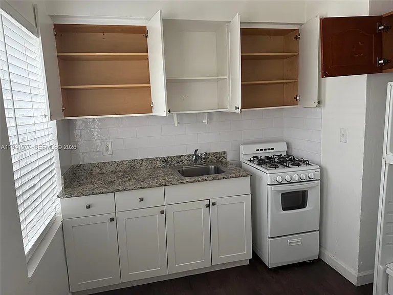 7611 Harding Ave #7 — Photo 7