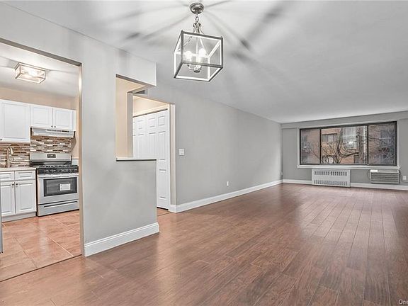 5th image of 25 Lake St APT 4K