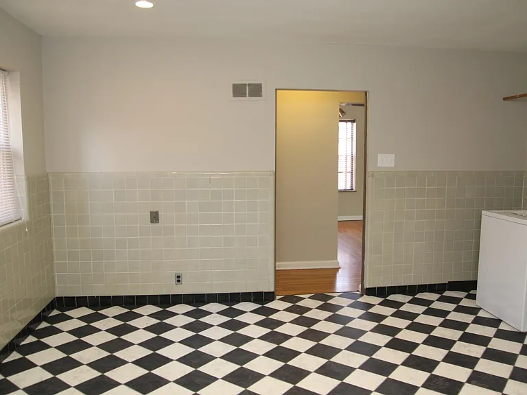 7551 Delmar Blvd #2E — Photo 11