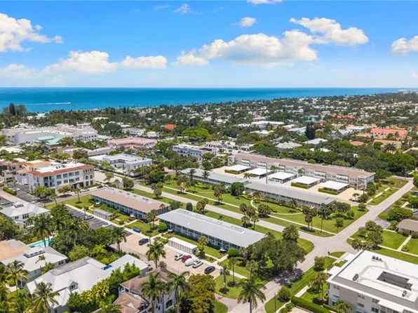 468 12th Ave S #468, Naples, FL 34102