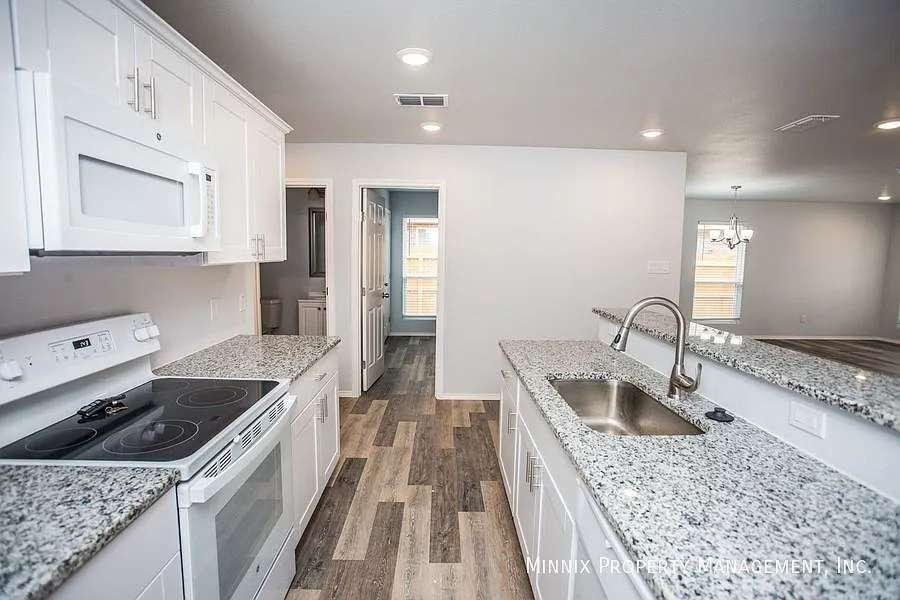 5604 Jarvis St. #B — Photo 2
