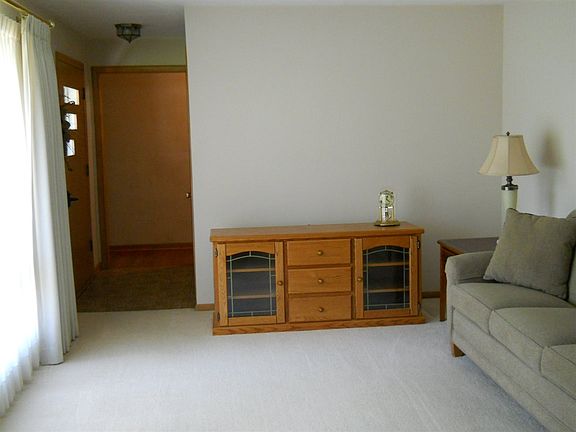 5th image of 2275 S Hawthorne Park Dr