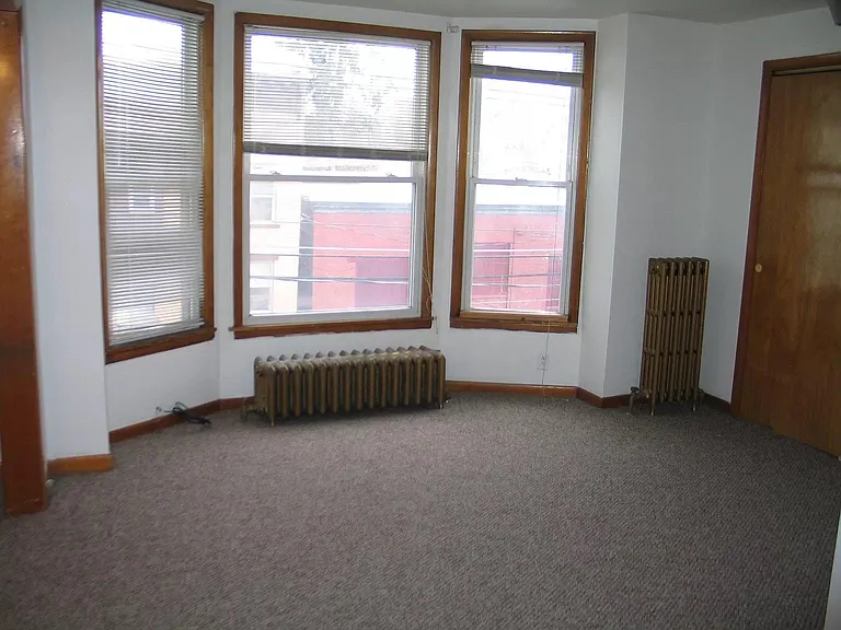 67 Watervliet Ave #3B — Photo 1