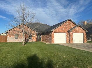 1914 Cherokee Trl, Dalhart, TX 79022