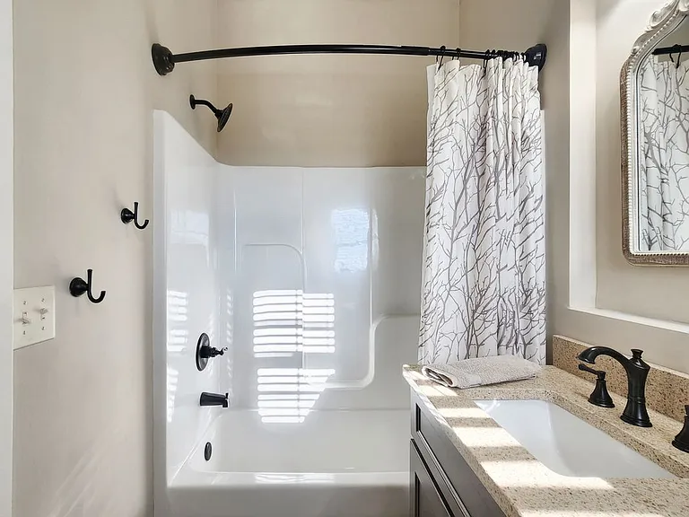 250 Horn Ln — Photo 6