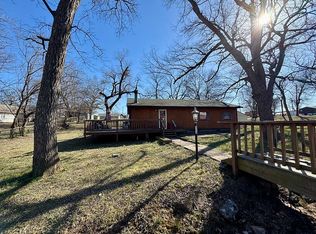 111 E 3rd St, Davenport, OK 74026