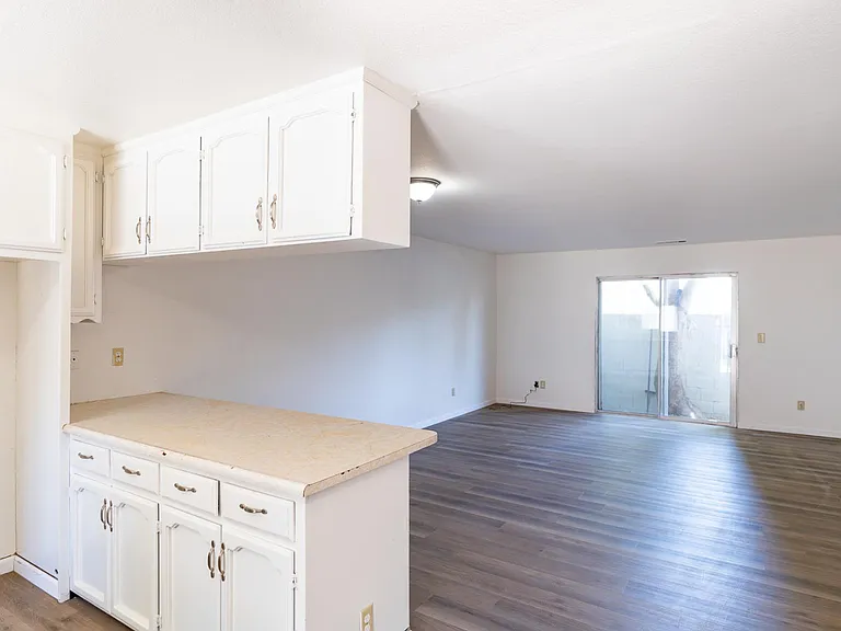 645 S Avenue 647A #647B-649B — Photo 18