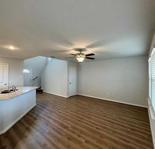 11131 Hollinger Cir — Photo 3