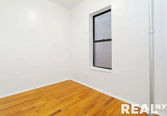 3rd image of 284 Mulberry St #19