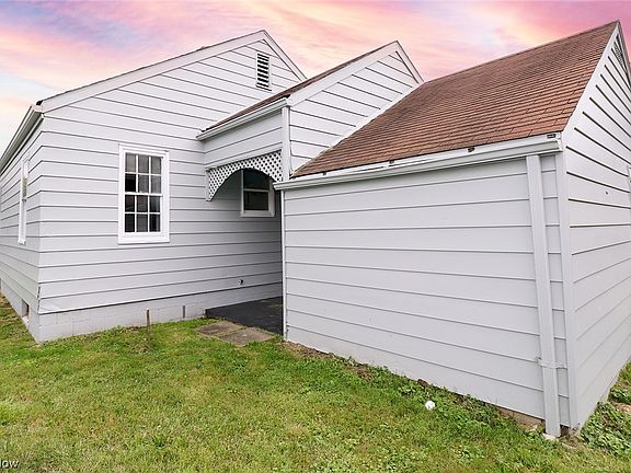 3rd image of 137 El Villa Way