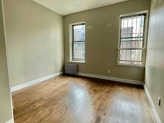 3rd image of 318 E 78th St APT 33