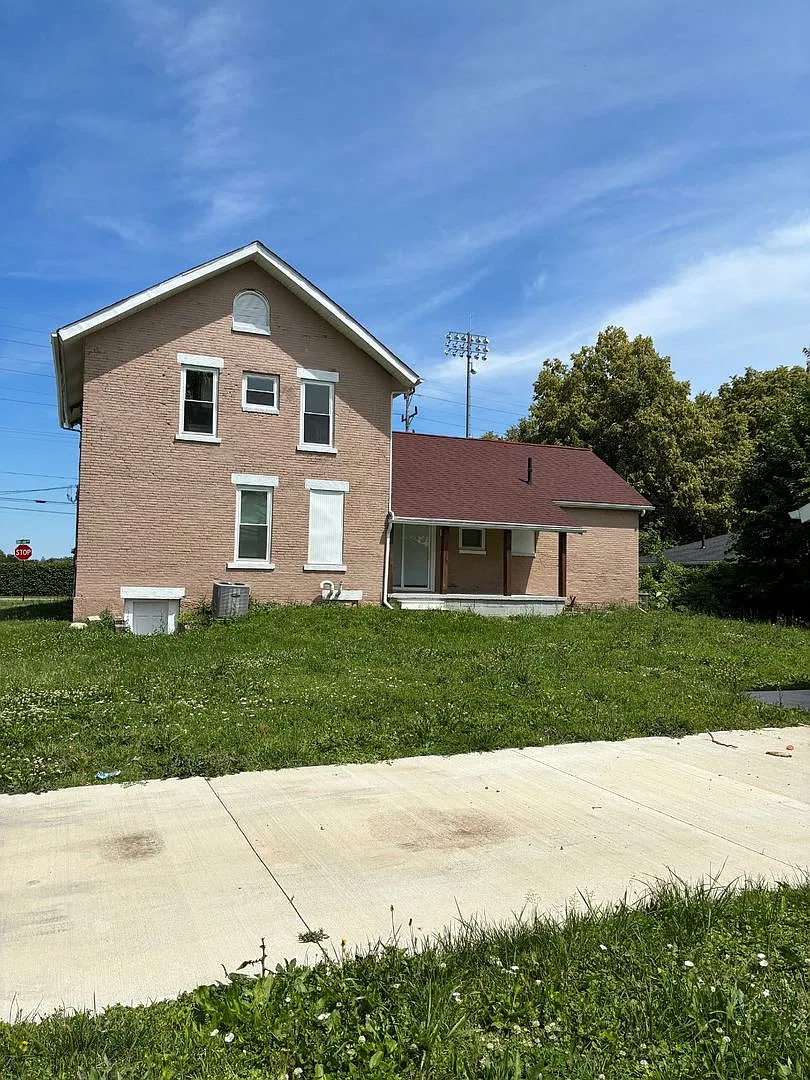 2400 Oberlin Ave — Photo 4