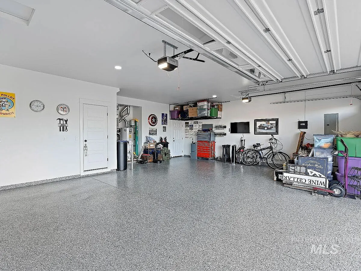 3 bed, 2687 sqft, $3,095 — Photo 3