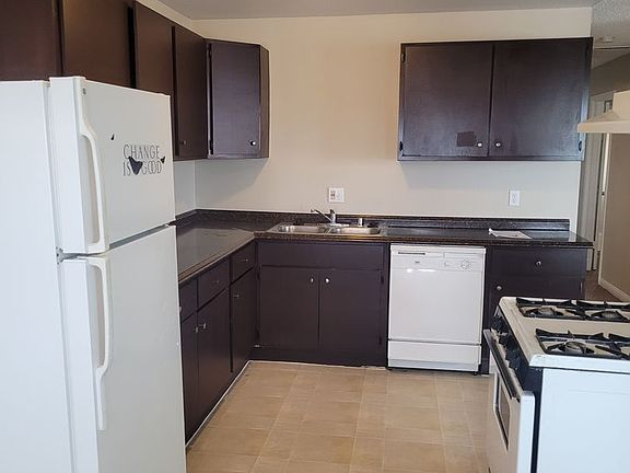 4th image of 2341 Exeter Dr #B