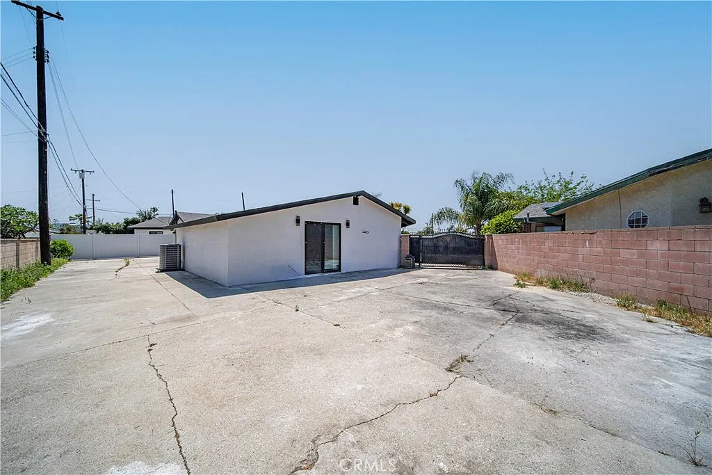 4 bed, 1714 sqft, $4,200 — Photo 4