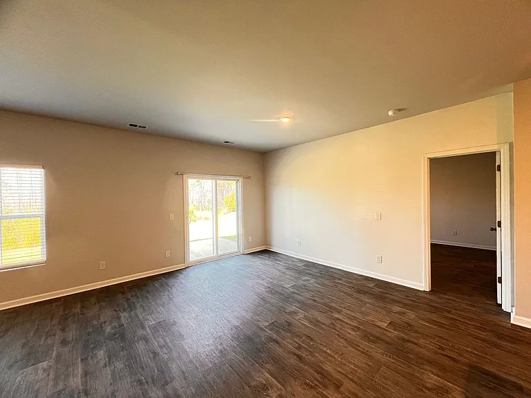 104 Dogwood Ln — Photo 16