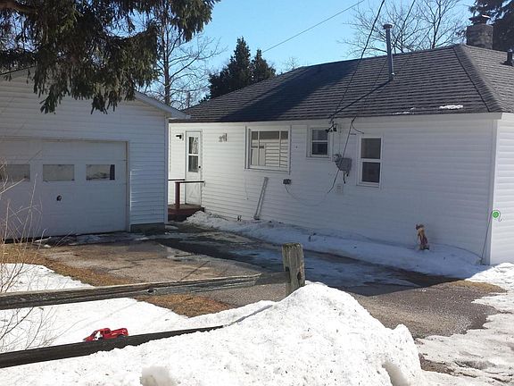 2nd image of 405 Resseguie St