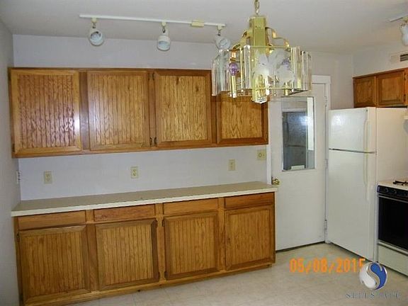 5th image of 4245 Greenwood St