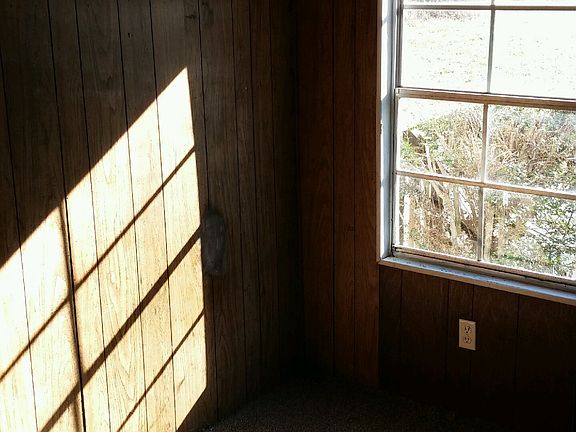 3rd image of 47 Franklin Park Ln