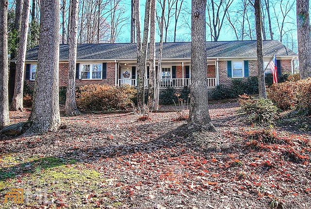 1st image of 3651 E Twin Oaks Dr SE