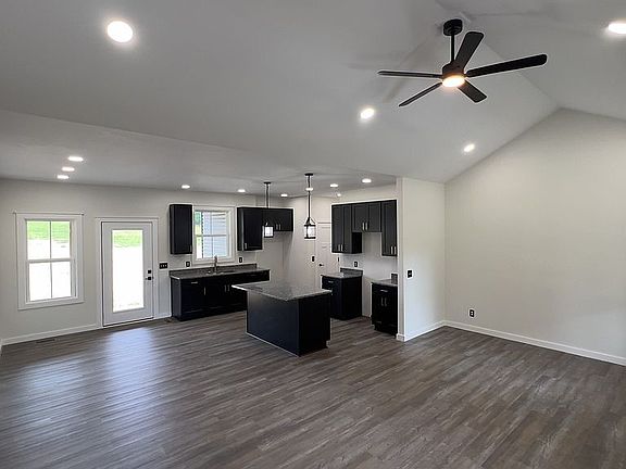 4th image of 3034 Ditty Rd