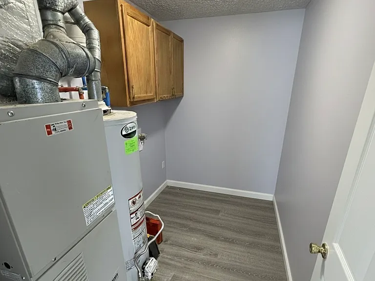 209 N Center St — Photo 6