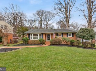8233 Stonewall Dr, Vienna, VA 22180