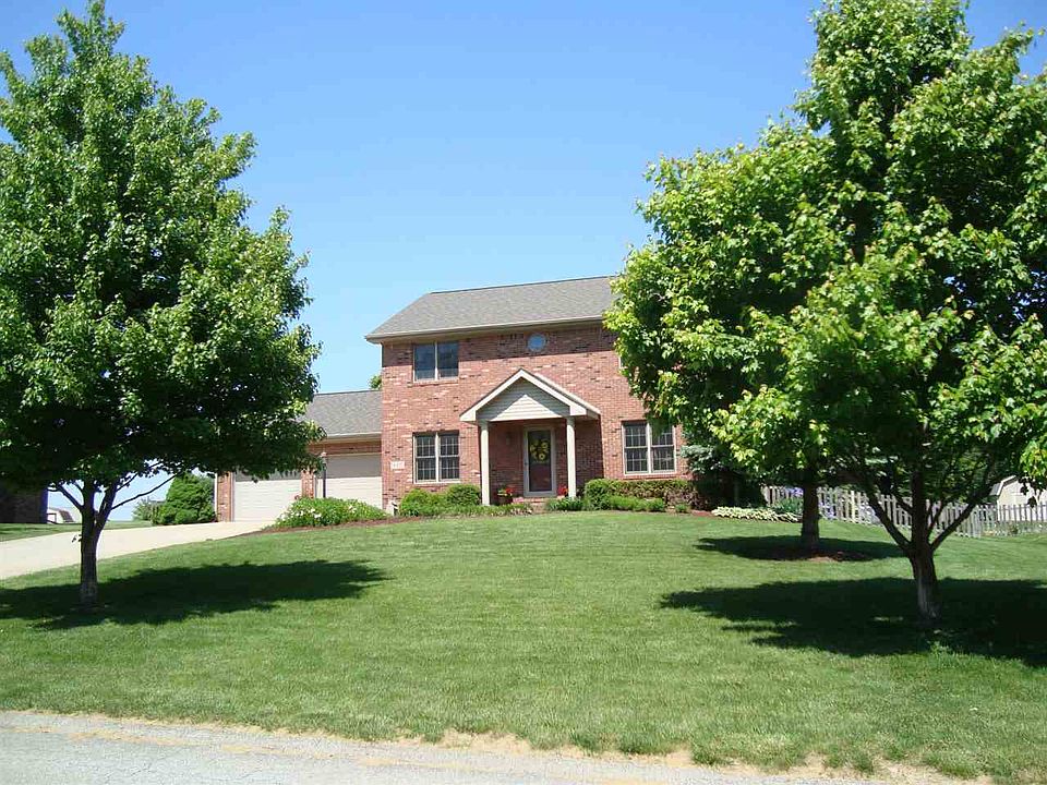 2nd image of 619 Knoll Wood Ln